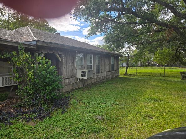 9330 Redford Street, Houston TX 77075