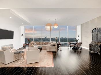 2727 Kirby Drive