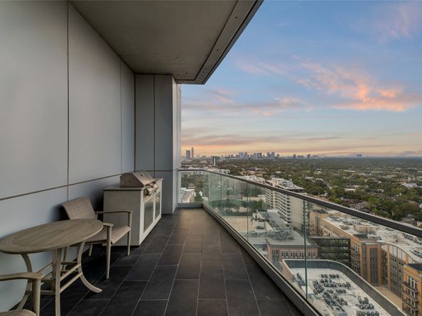 2727 Kirby Drive 19L, Houston TX 77098