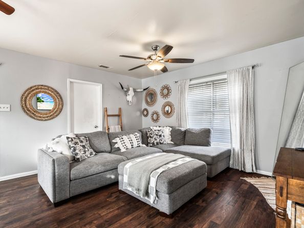 6940 Avenue K, Houston TX 77011