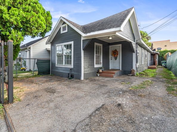 6940 Avenue K, Houston TX 77011