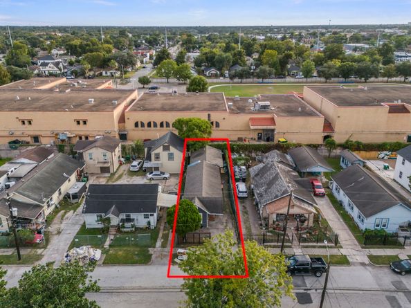 6940 Avenue K, Houston TX 77011