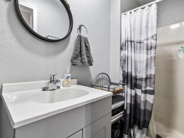 6940 Avenue K, Houston TX 77011