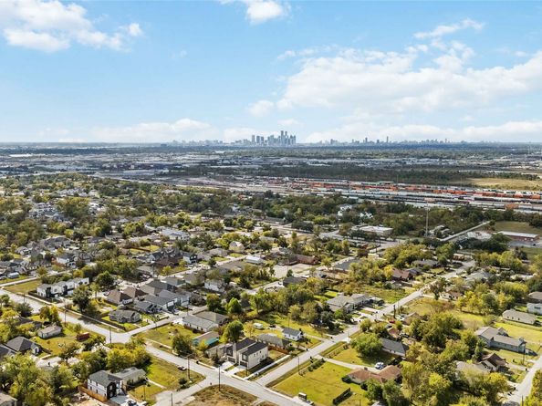 8114 Jeffery Street, Houston TX 77028