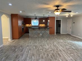 9614 Greenwillow Street, Houston TX 77096