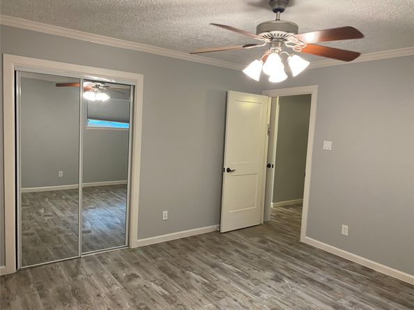 9614 Greenwillow Street, Houston TX 77096