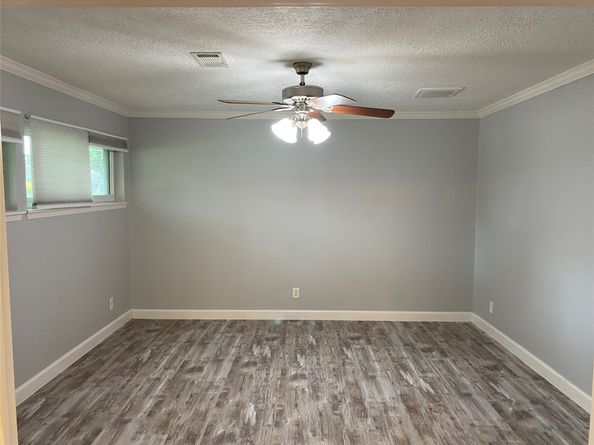 9614 Greenwillow Street, Houston TX 77096