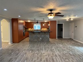 9614 Greenwillow Street, Houston TX 77096