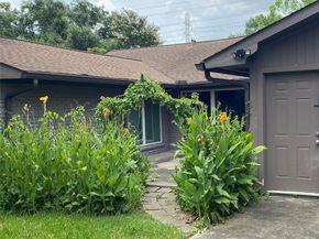 9614 Greenwillow Street, Houston TX 77096
