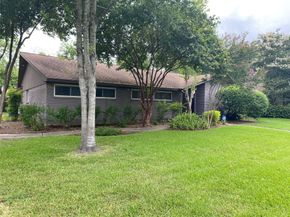 9614 Greenwillow Street, Houston TX 77096