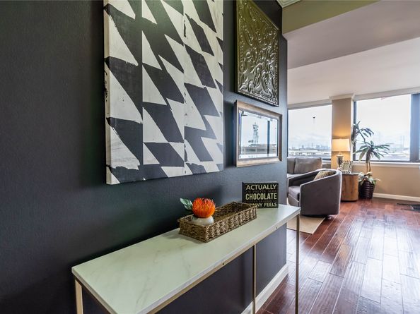3525 Sage Road 1009, Houston TX 77056