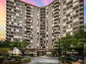 3525 Sage Road 1009, Houston TX 77056