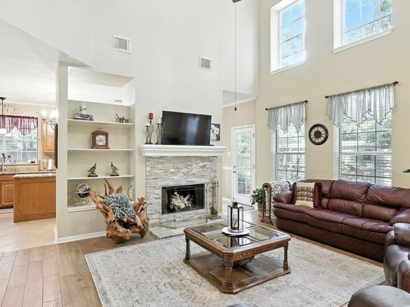 98 S Dreamweaver Circle, The Woodlands TX 77380