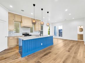 5439 Darling Street, Houston TX 77007