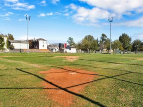 5439 Darling Street, Houston TX 77007