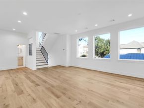 5439 Darling Street, Houston TX 77007