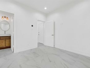 5439 Darling Street, Houston TX 77007