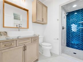 5439 Darling Street, Houston TX 77007