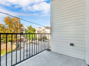 5439 Darling Street, Houston TX 77007