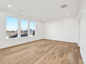 5439 Darling Street, Houston TX 77007