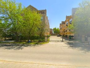 5615 Winsome Villas Lane H, Houston TX 77057