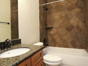 5615 Winsome Villas Lane H, Houston TX 77057