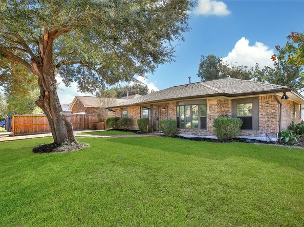 3022 Sparrow Street, Houston TX 77051