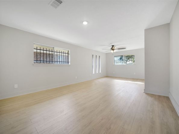 3022 Sparrow Street, Houston TX 77051