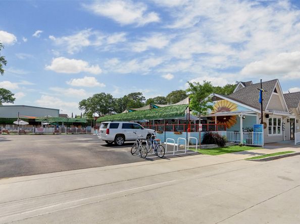 2314 Hialeah Drive, Houston TX 77018