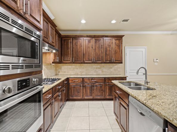 1121 Beall Landing Court, Houston TX 77008