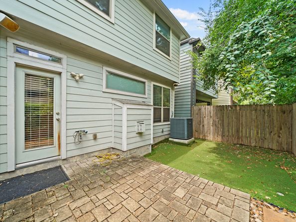 1121 Beall Landing Court, Houston TX 77008