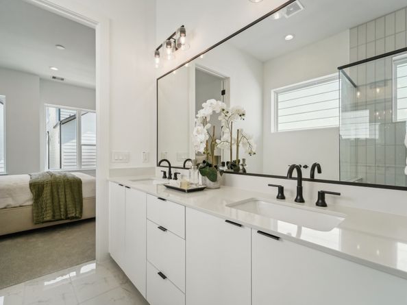 1403 W 21st St B, Houston TX 77008