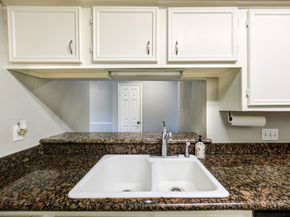 940 Wycliffe Drive 6, Houston TX 77079