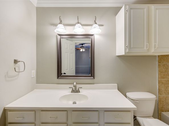 940 Wycliffe Drive 6, Houston TX 77079