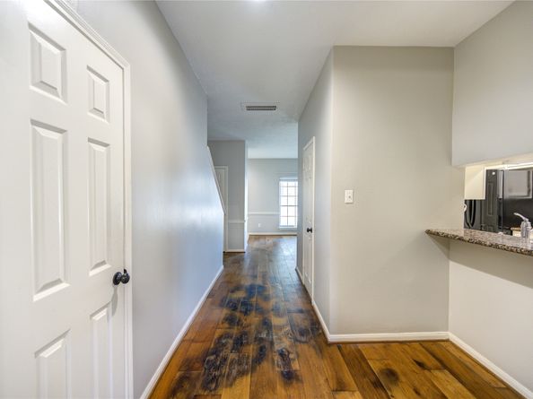 940 Wycliffe Drive 6, Houston TX 77079