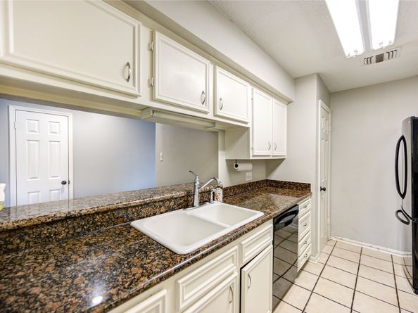 940 Wycliffe Drive 6, Houston TX 77079