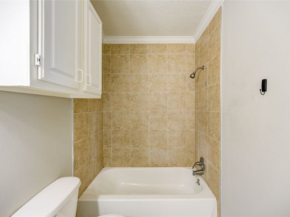 940 Wycliffe Drive 6, Houston TX 77079