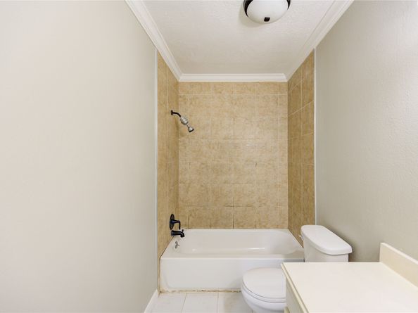 940 Wycliffe Drive 6, Houston TX 77079