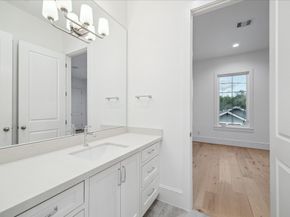 1119 Willard Street, Houston TX 77006