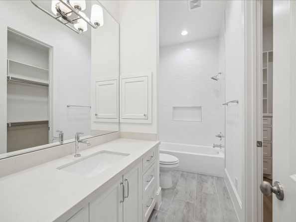 1119 Willard Street, Houston TX 77006