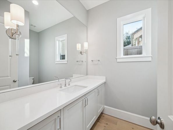 1119 Willard Street, Houston TX 77006