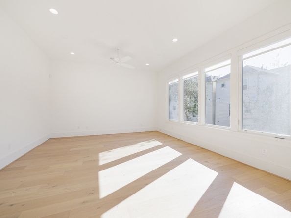 1119 Willard Street, Houston TX 77006