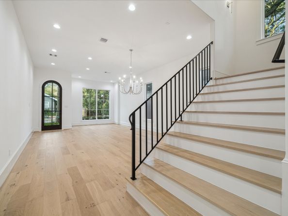 1119 Willard Street, Houston TX 77006