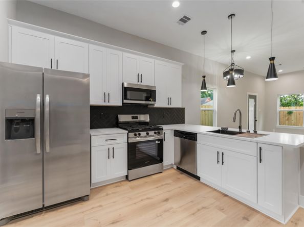 4201 Mallow Street 2, Houston TX 77051