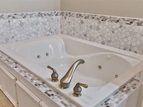 826 E 29th Street, Houston TX 77009