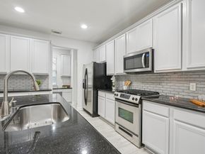 90 Panterra Way, The Woodlands TX 77382