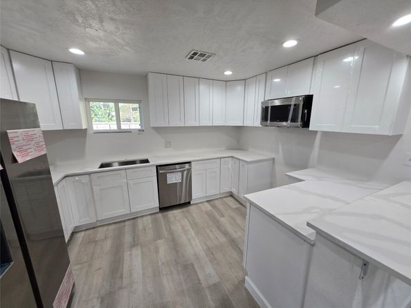 10470 Alcott Drive, Houston TX 77043