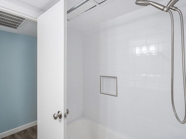 4633 Wild Indigo Street 536, Houston TX 77027