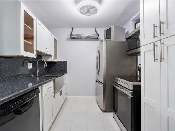 4633 Wild Indigo Street 536, Houston TX 77027