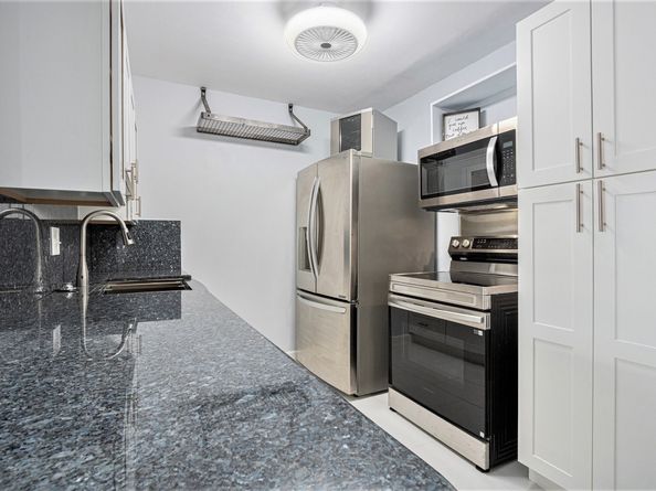 4633 Wild Indigo Street 536, Houston TX 77027